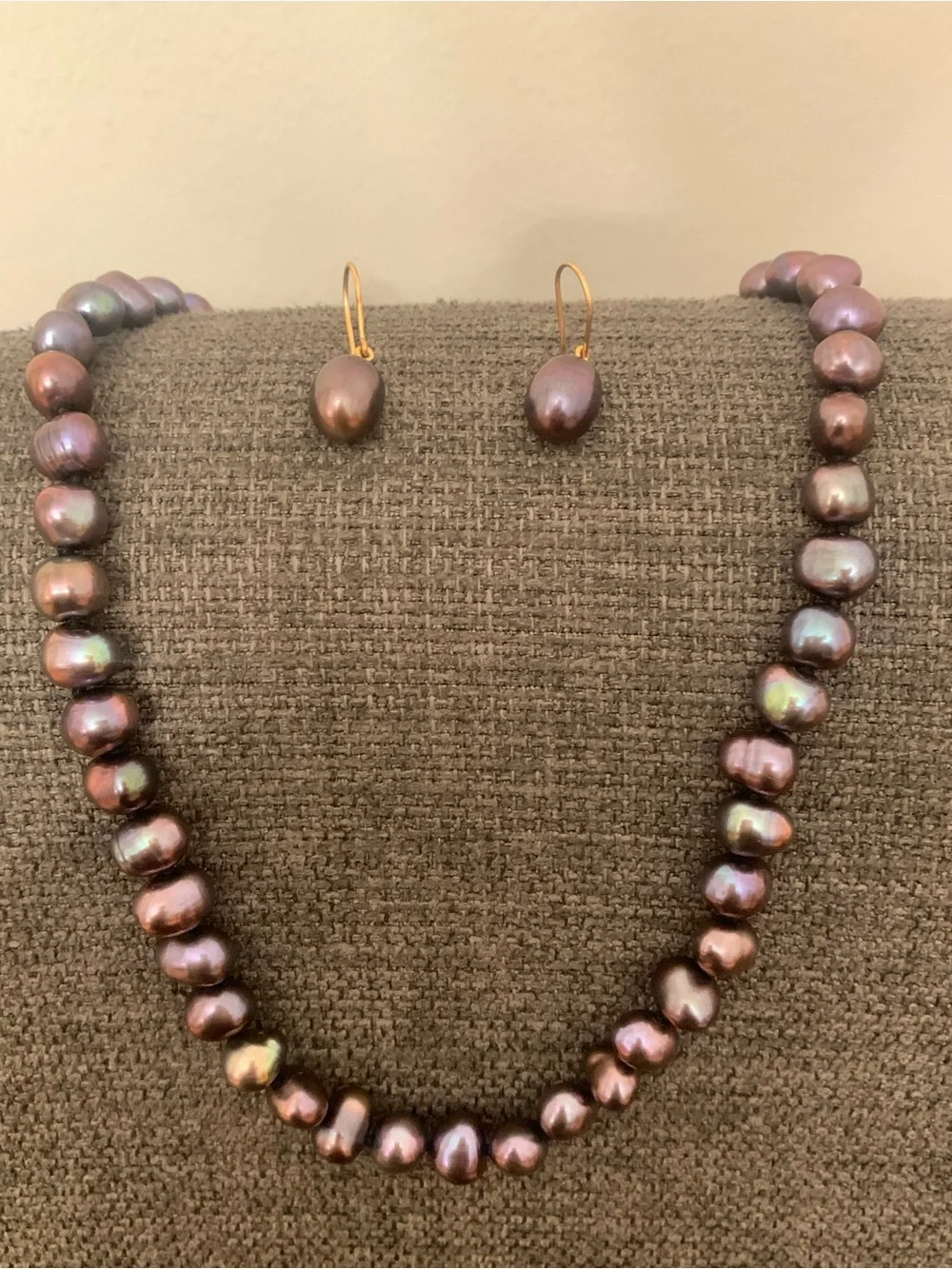 Freshwater Pearl Necklace and Earrings Set - Iridescent Plum